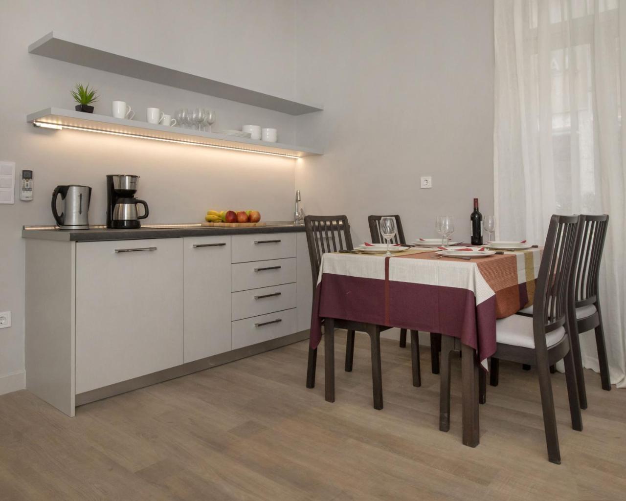 Sophisticated Apartment In Syntagma By Ghh Athens Ngoại thất bức ảnh