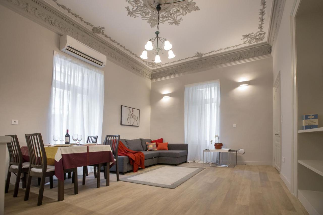 Sophisticated Apartment In Syntagma By Ghh Athens Ngoại thất bức ảnh
