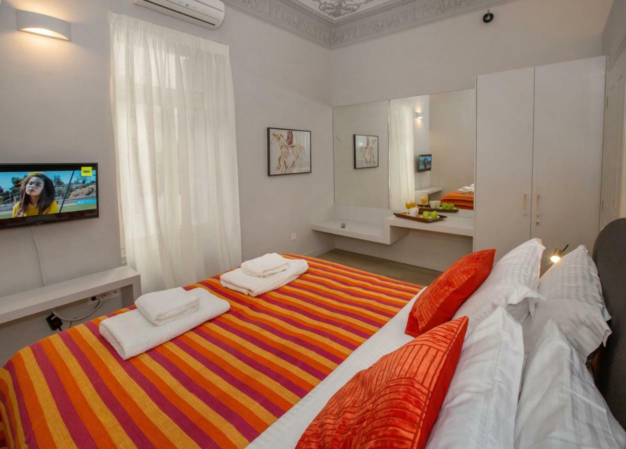 Sophisticated Apartment In Syntagma By Ghh Athens Ngoại thất bức ảnh