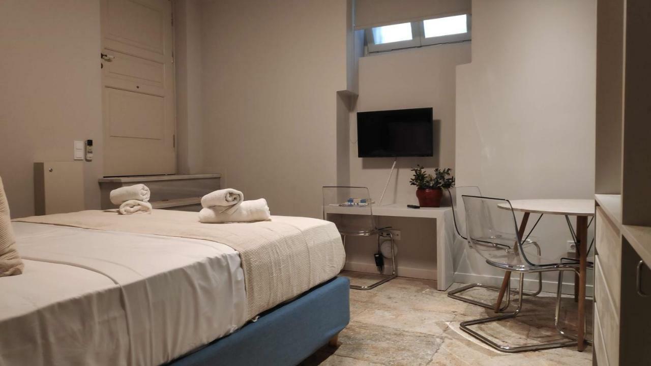 Sophisticated Apartment In Syntagma By Ghh Athens Ngoại thất bức ảnh
