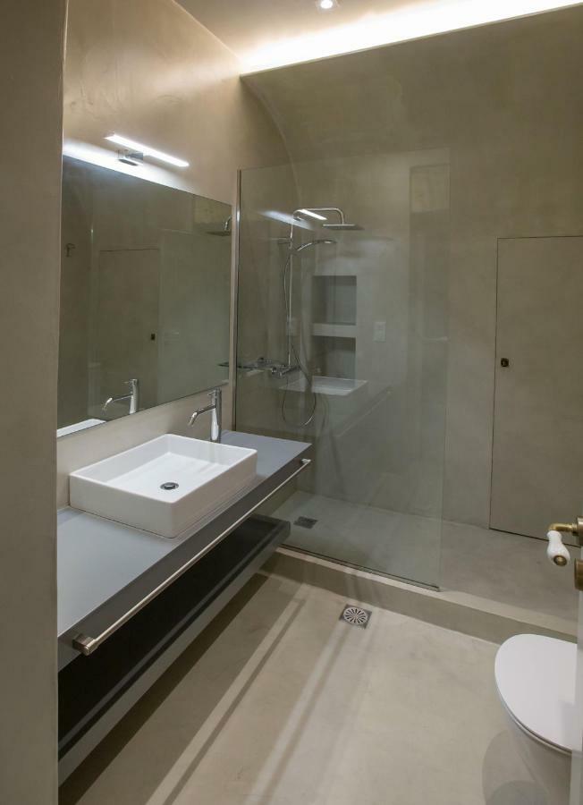 Sophisticated Apartment In Syntagma By Ghh Athens Ngoại thất bức ảnh