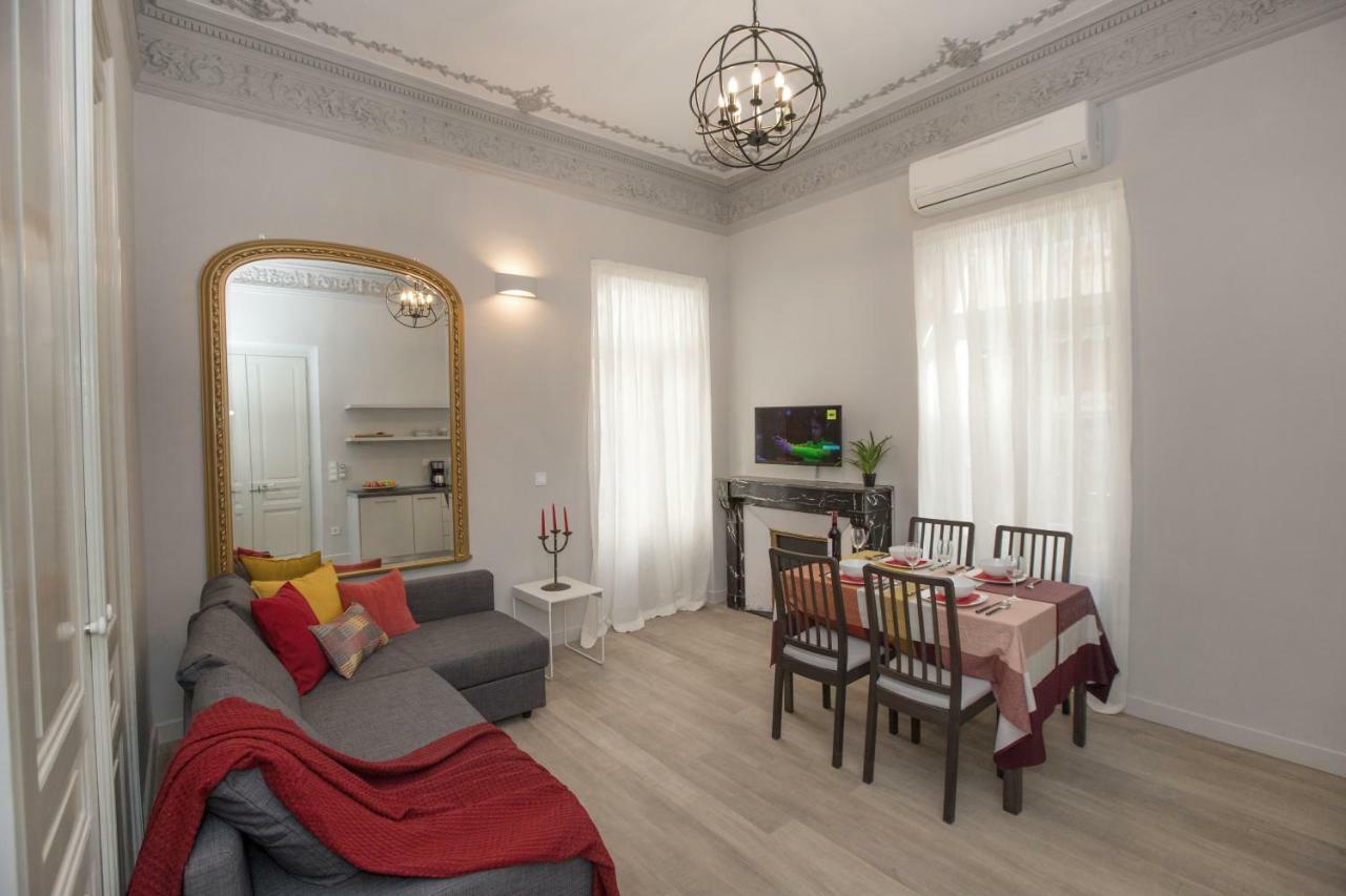 Sophisticated Apartment In Syntagma By Ghh Athens Ngoại thất bức ảnh