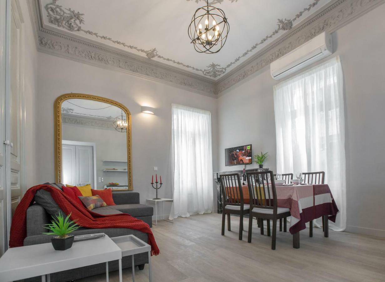 Sophisticated Apartment In Syntagma By Ghh Athens Ngoại thất bức ảnh